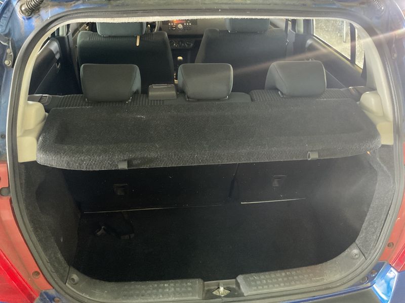 Suzuki Swift 1.5 Comfort — zdjęcie 5