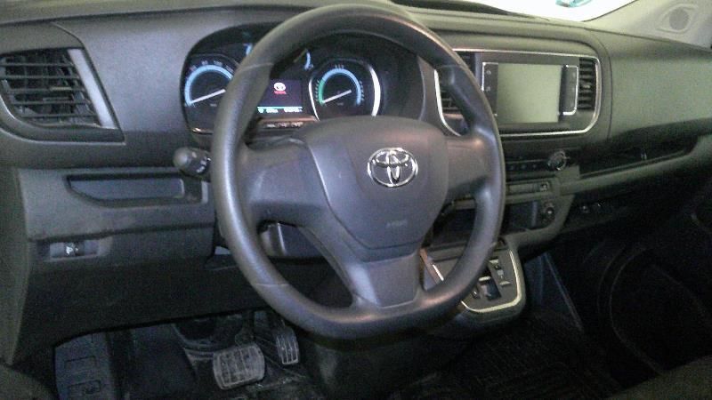 Toyota ProAce electric drive 100 kW Compact Combi GX — zdjęcie 10