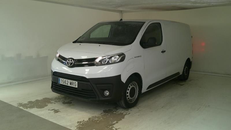 Toyota ProAce electric drive 100 kW Compact Combi GX