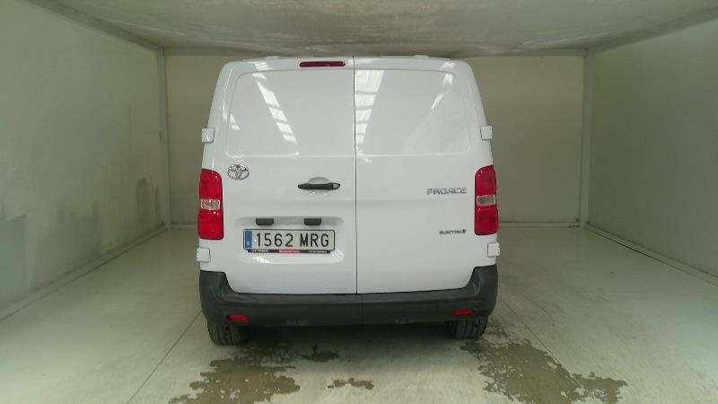 Toyota ProAce electric drive 100 kW Compact Combi GX — zdjęcie 3