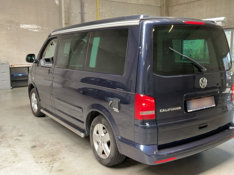 Volkswagen T5 California 2.0 TDI Comfortline Aufstelldach 4Motion — zdjęcie 3