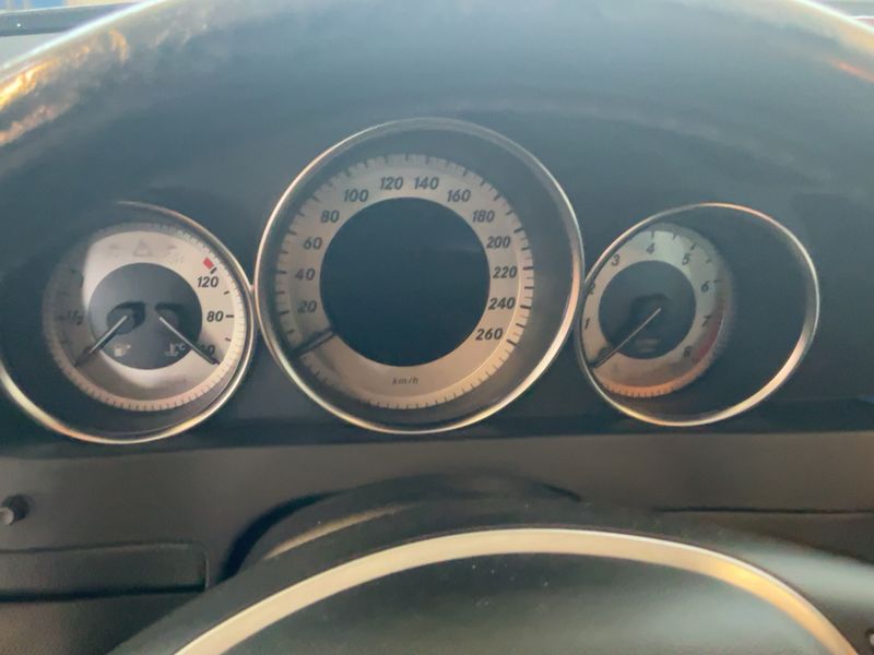 Mercedes-Benz C-Klasse C 180 CGI BlueEfficiency Avantgarde — zdjęcie 13