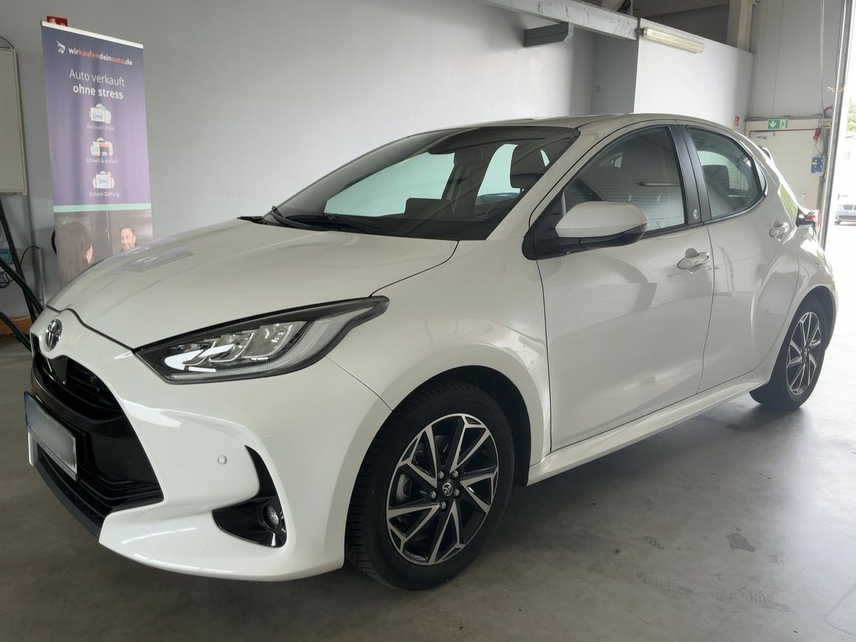 Toyota Yaris 2023 — photo 1