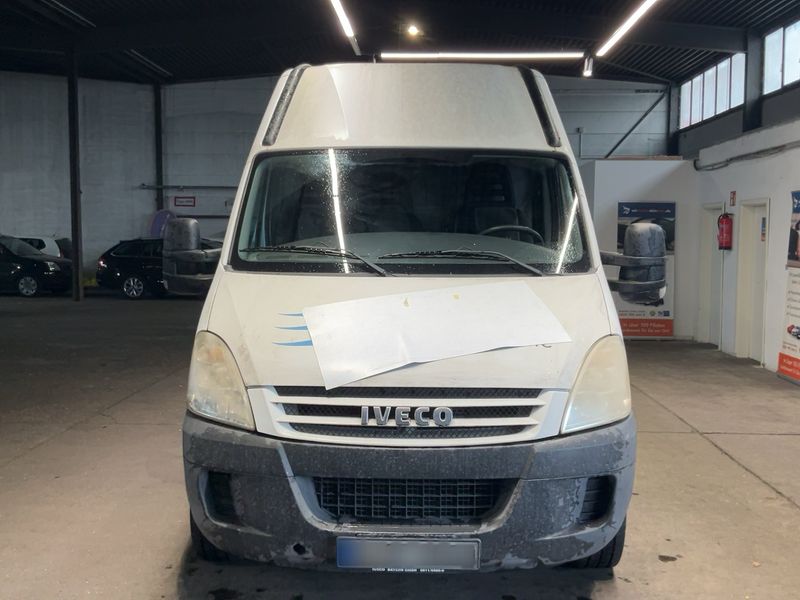 Iveco Daily 2.3 Diesel GKa 35 S Radstand 3300 — zdjęcie 9
