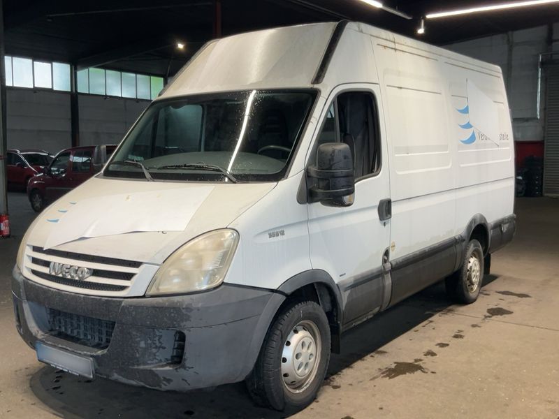 Iveco Daily 2.3 Diesel GKa 35 S Radstand 3300 — zdjęcie 1