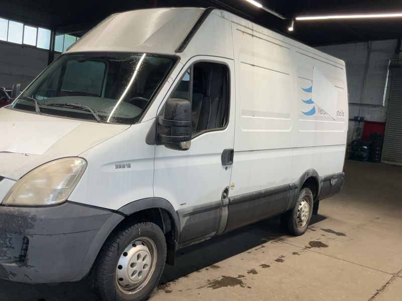 Iveco Daily 2.3 Diesel GKa 35 S Radstand 3300 — zdjęcie 2