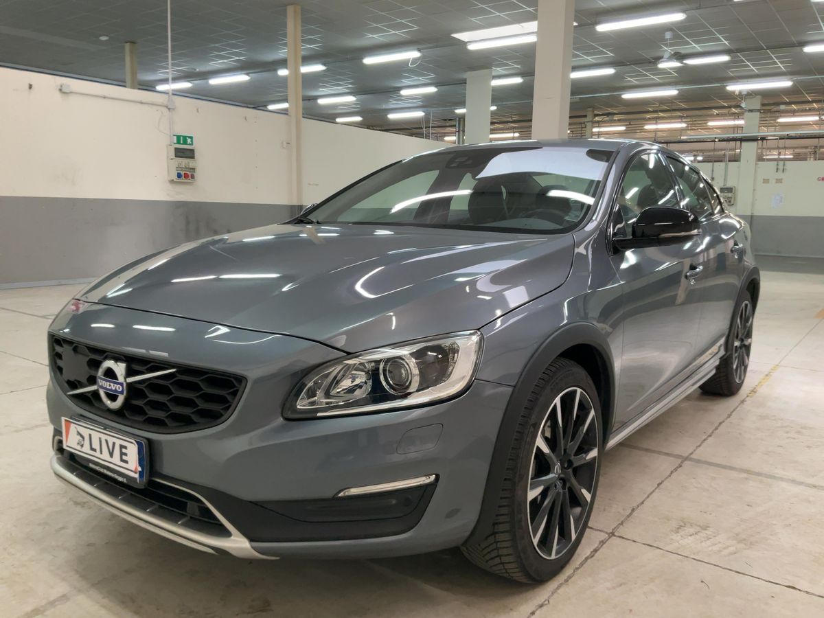Volvo S60 2016 — photo 1
