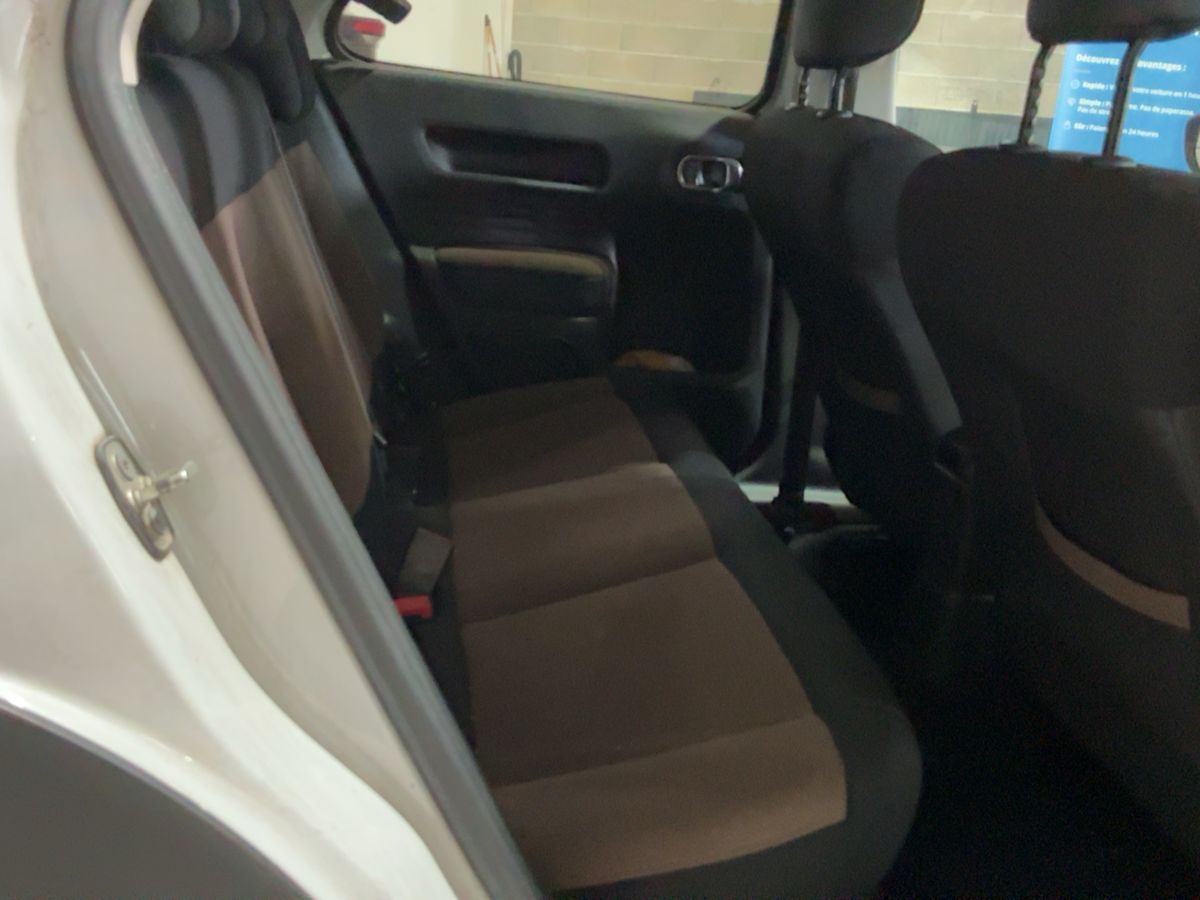 Citroen C4 2015 — photo 20