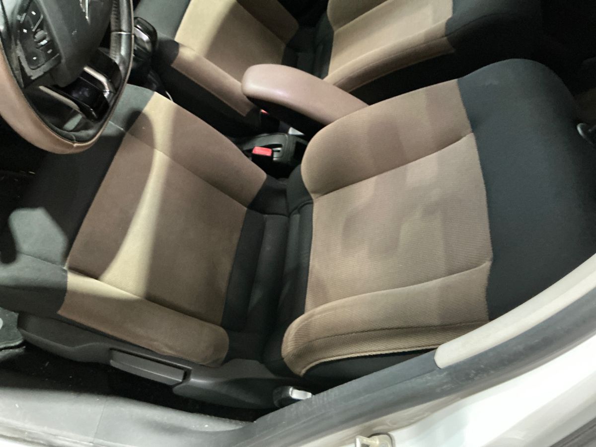 Citroen C4 2015 — photo 37