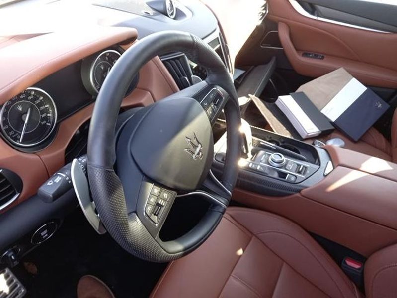Maserati Levante 3.0 V6 TwinTurbo Gran Sport Q4 — zdjęcie 11