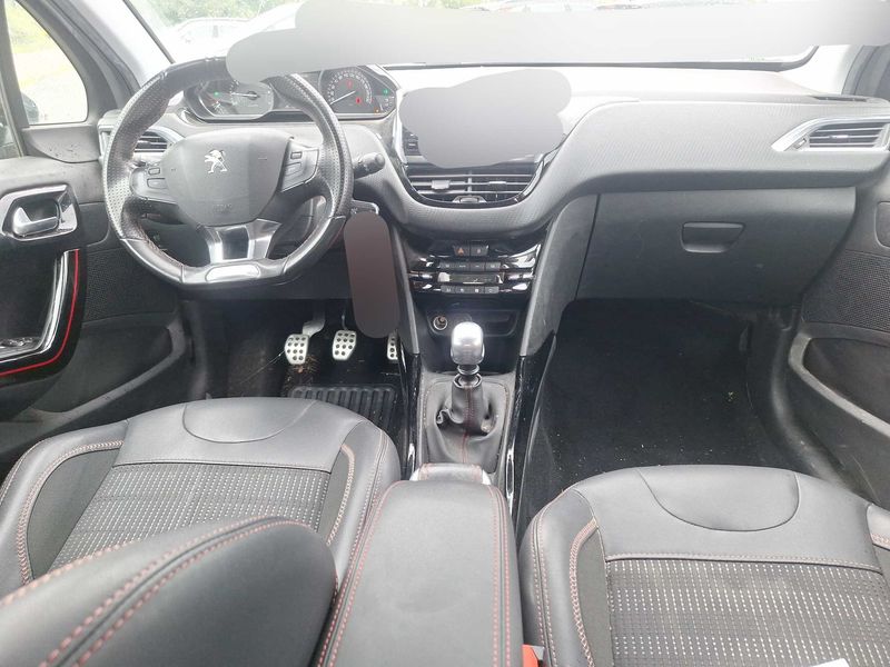 Peugeot 2008 1.2 e-THP GT Line — zdjęcie 11