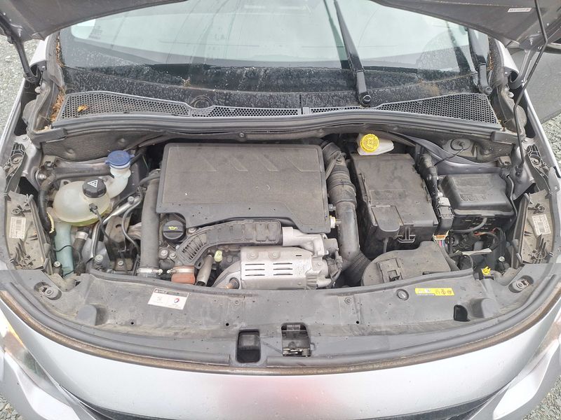 Peugeot 2008 1.2 e-THP GT Line — zdjęcie 8
