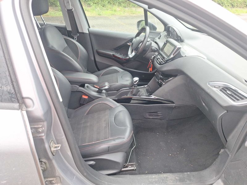 Peugeot 2008 1.2 e-THP GT Line — zdjęcie 10