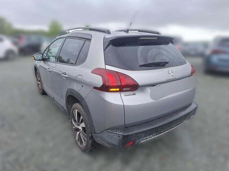 Peugeot 2008 1.2 e-THP GT Line — zdjęcie 3