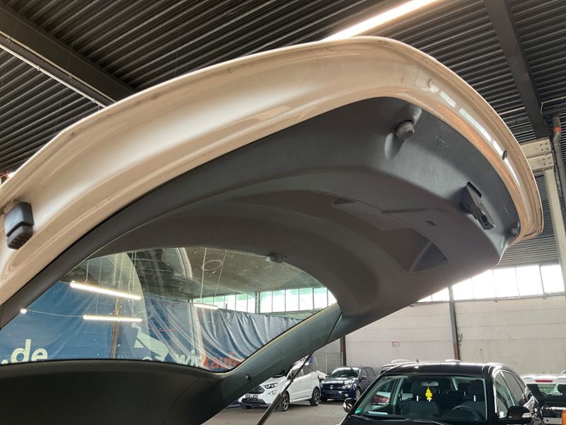 Volkswagen Beetle 1.2 TSI Design 2012 – снимка 35