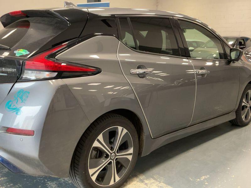Nissan Leaf electric drive 110 kW N-Connecta — zdjęcie 6