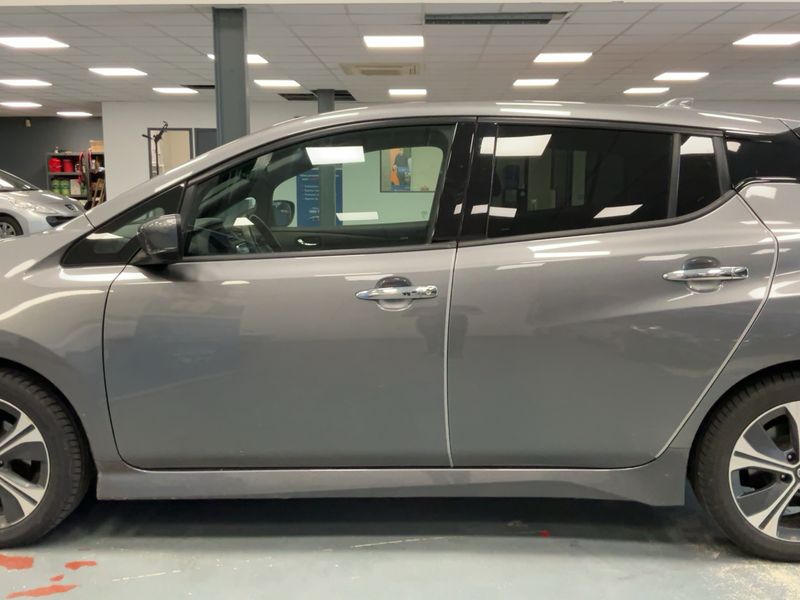 Nissan Leaf electric drive 110 kW N-Connecta — zdjęcie 4