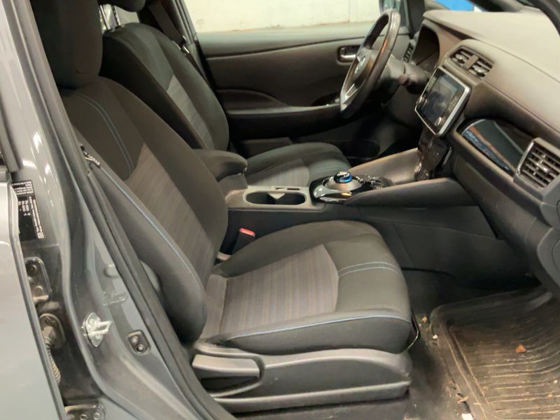 Nissan Leaf electric drive 110 kW N-Connecta — zdjęcie 11