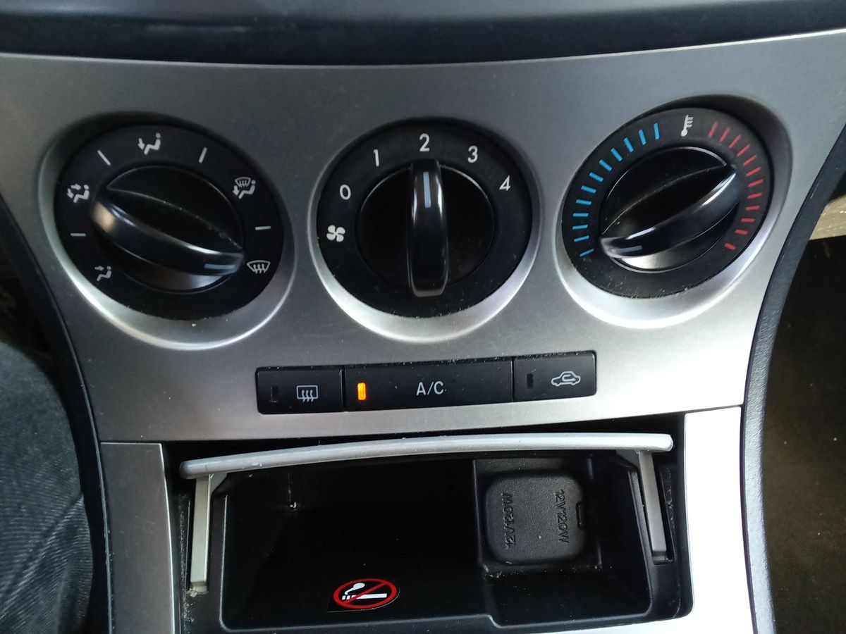 Mazda 3 2010 — photo 72