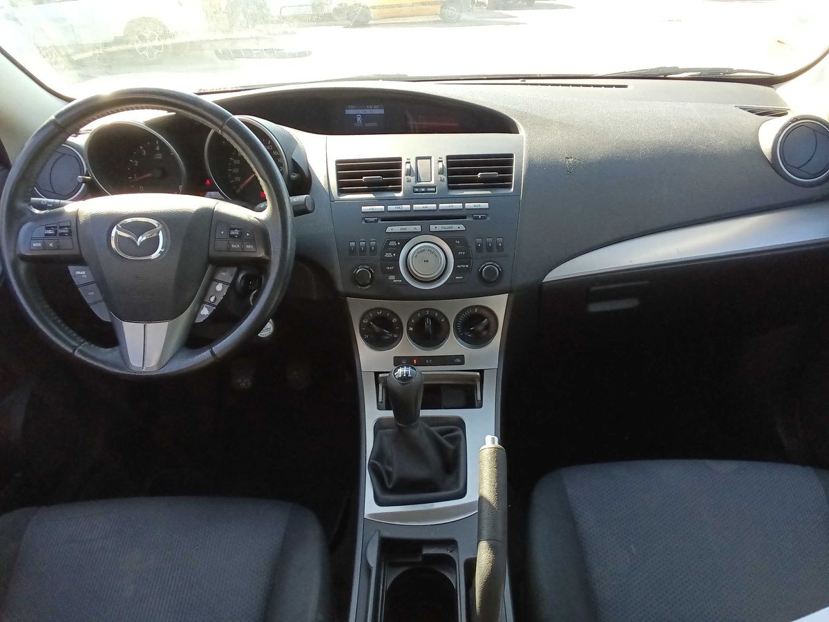 Mazda 3 2010 — photo 12
