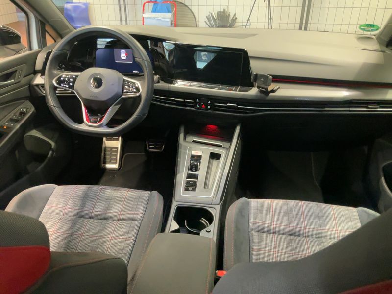 Volkswagen Golf VIII 2.0 TSI GTI 2022 – снимка 17