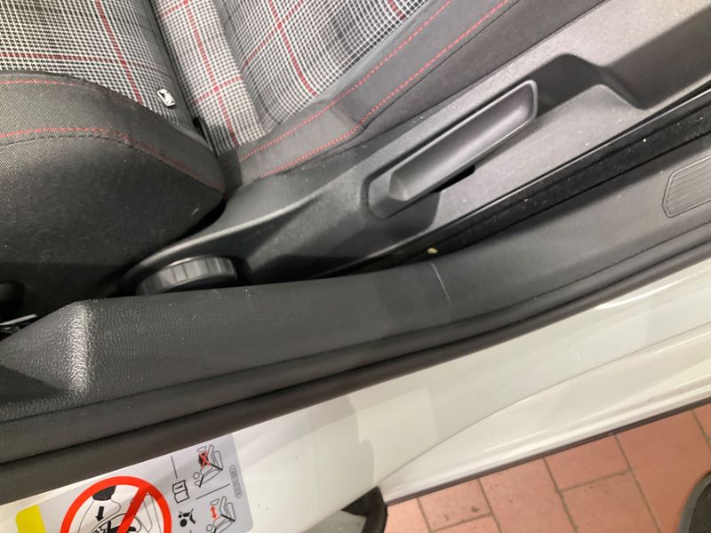 Volkswagen Golf VIII 2.0 TSI GTI 2022 – снимка 23