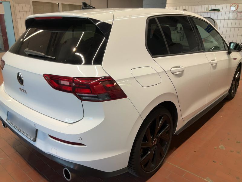 Volkswagen Golf VIII 2.0 TSI GTI 2022 – снимка 8