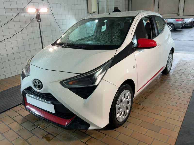 Aygo 1.0 X-Play club