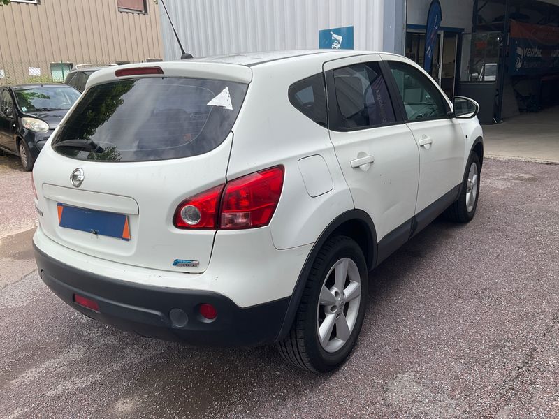 Nissan Qashqai 1.5 dCi Tekna — zdjęcie 2