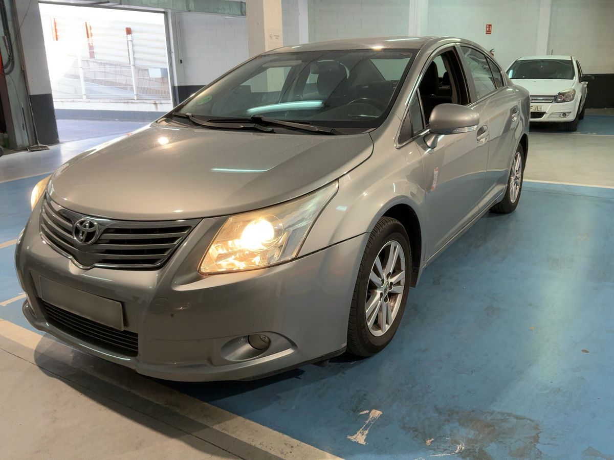 Toyota Avensis 2010