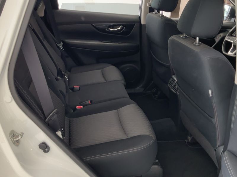 Nissan X-Trail 1.7 dCi N-Connecta — zdjęcie 14