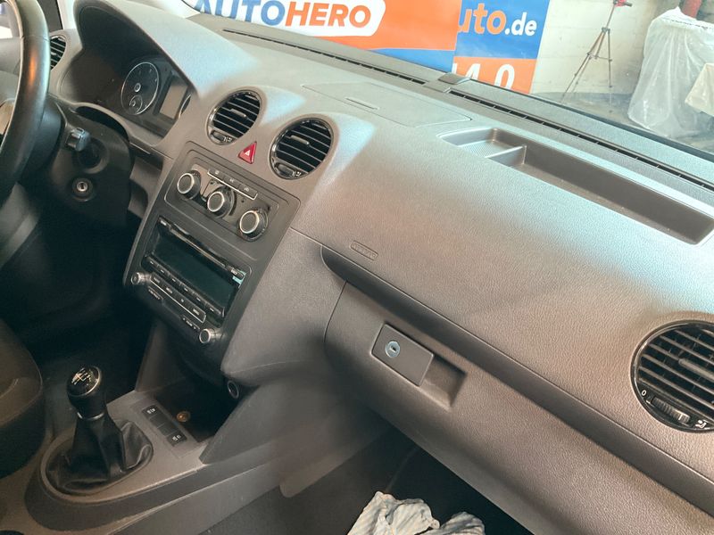 Volkswagen Caddy 1.6 TDI Team 2014 – снимка 39