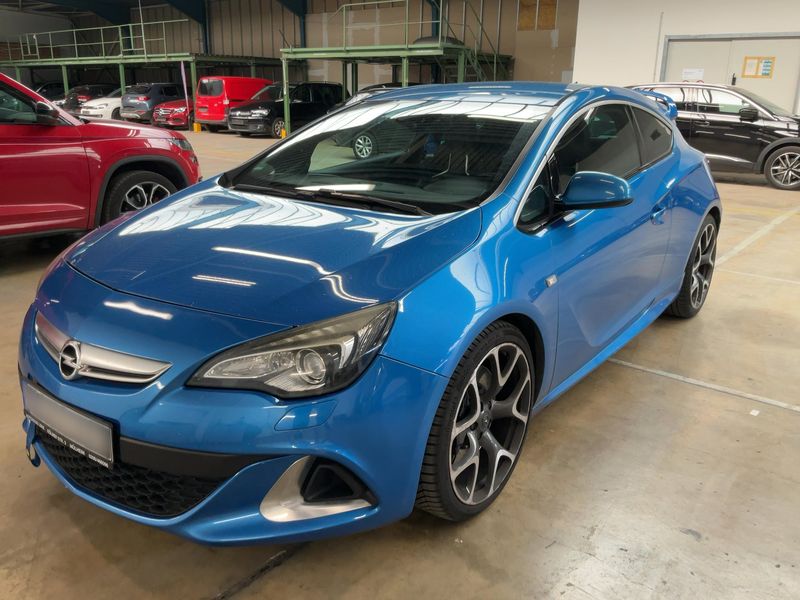 Opel Astra GTC 2.0 Turbo OPC