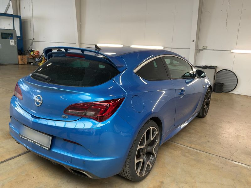 Opel Astra GTC 2.0 Turbo OPC — zdjęcie 6