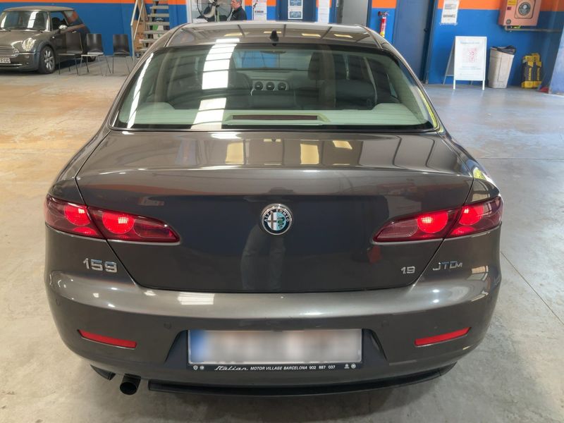 Alfa Romeo Alfa 159 1.9 JTD JTDM Distinctive — zdjęcie 5