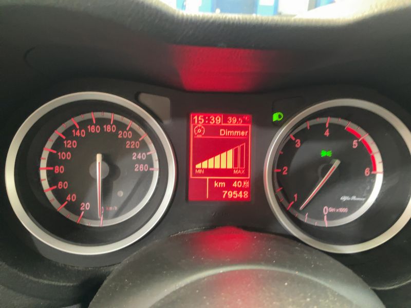 Alfa Romeo Alfa 159 1.9 JTD JTDM Distinctive — zdjęcie 13