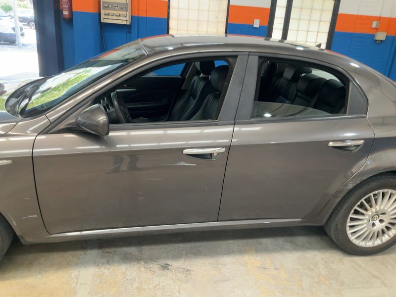 Alfa Romeo Alfa 159 1.9 JTD JTDM Distinctive — zdjęcie 4