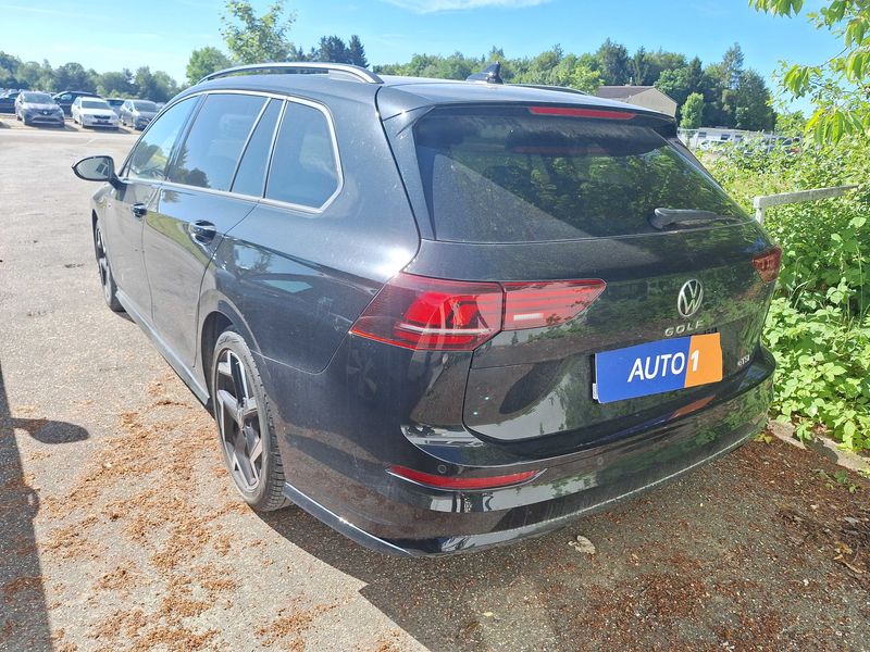 Volkswagen Golf VIII 1.5 eTSI R-Line — zdjęcie 3