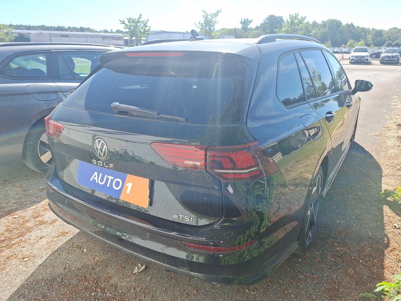 Volkswagen Golf VIII 1.5 eTSI R-Line — zdjęcie 5