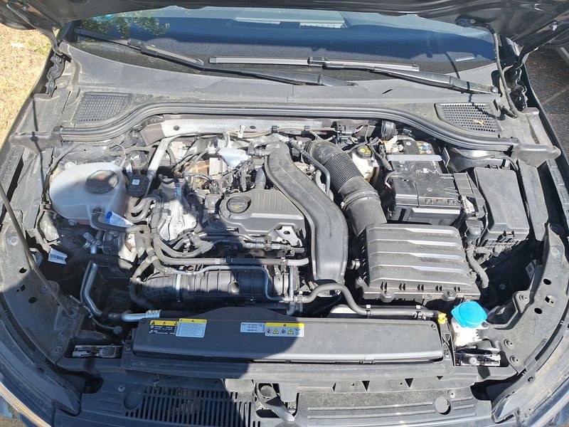 Volkswagen Golf VIII 1.5 eTSI R-Line — zdjęcie 8