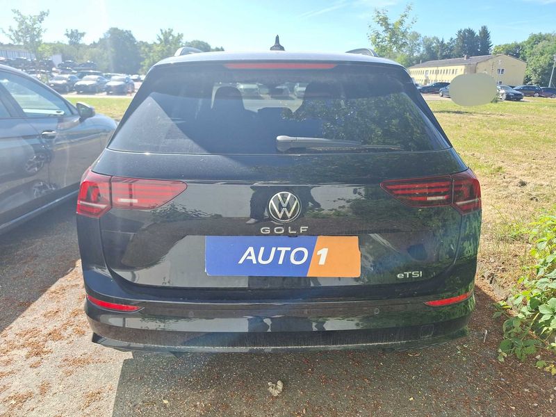 Volkswagen Golf VIII 1.5 eTSI R-Line — zdjęcie 4