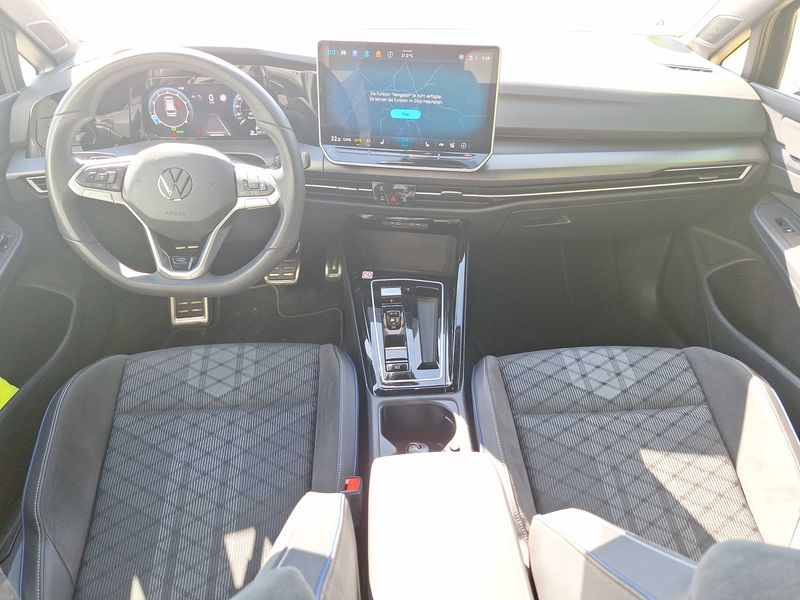Volkswagen Golf VIII 1.5 eTSI R-Line — zdjęcie 11