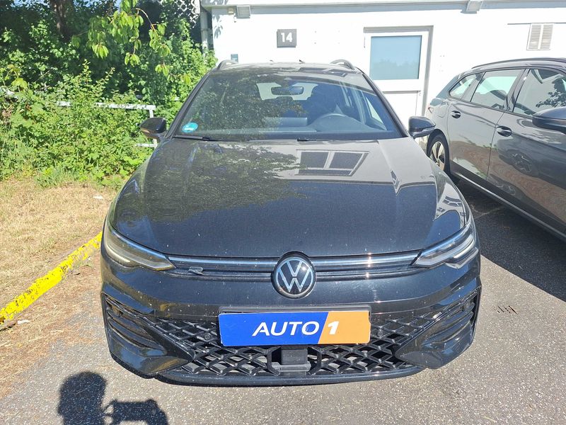 Volkswagen Golf VIII 1.5 eTSI R-Line — zdjęcie 7