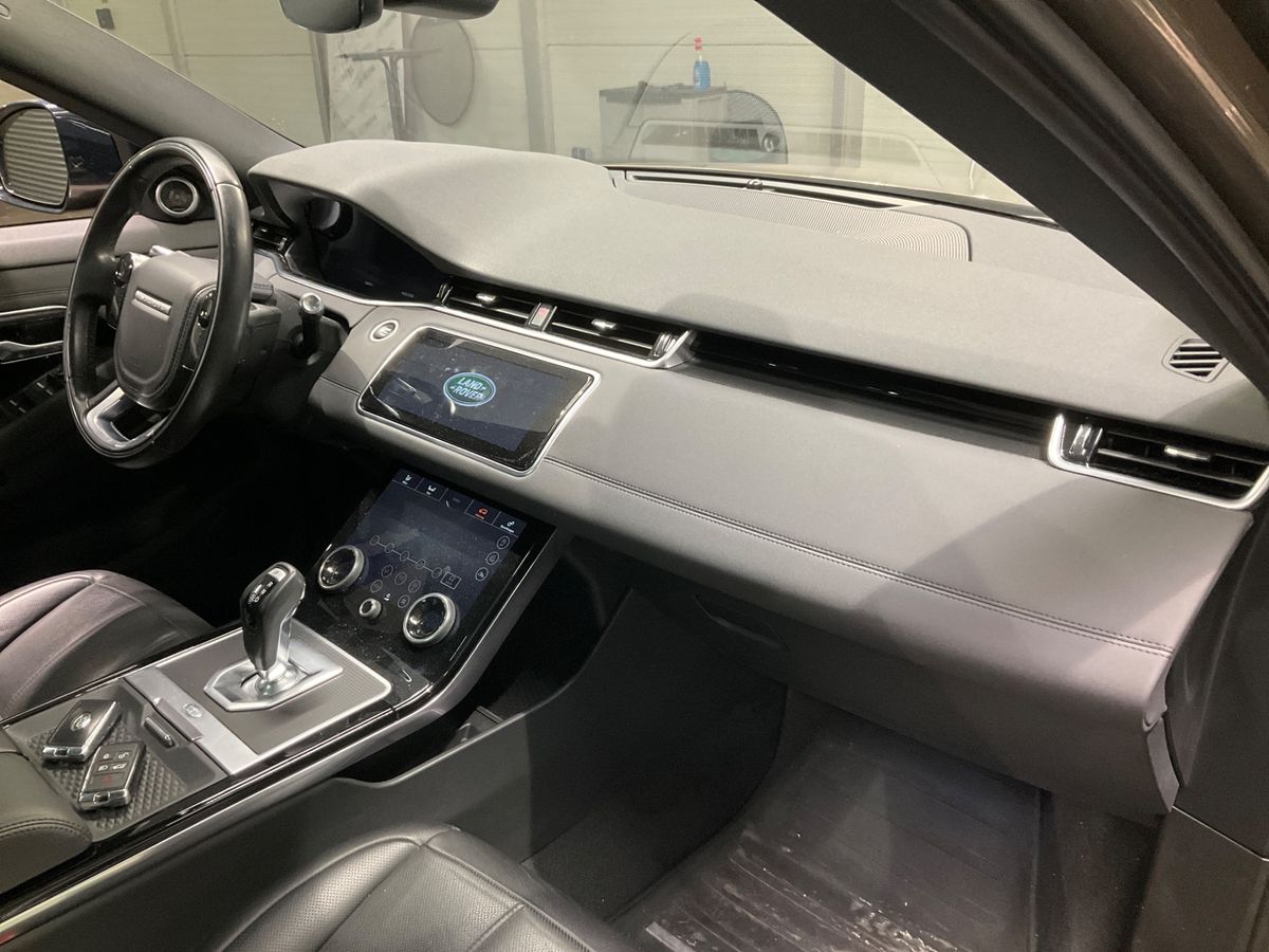 Land Rover 2019 — photo 26