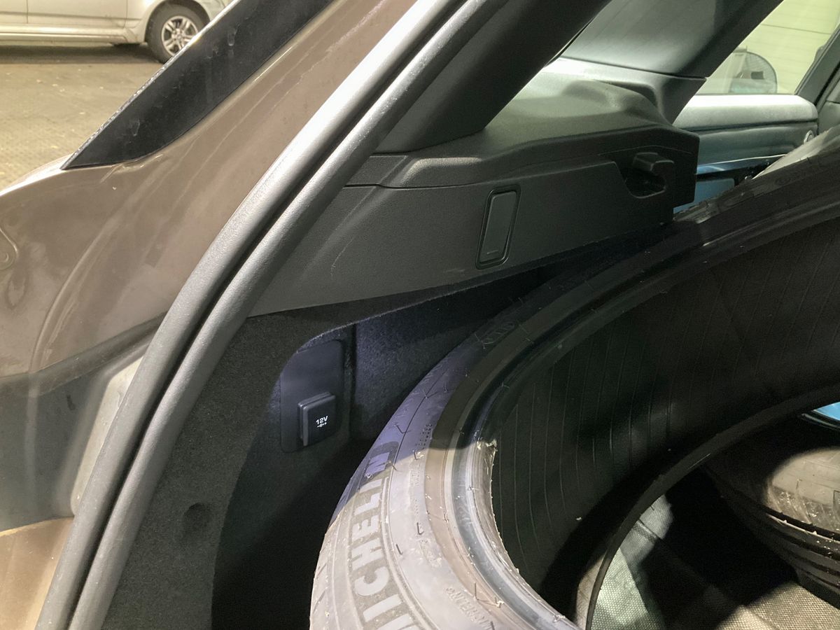 Land Rover 2019 — photo 27