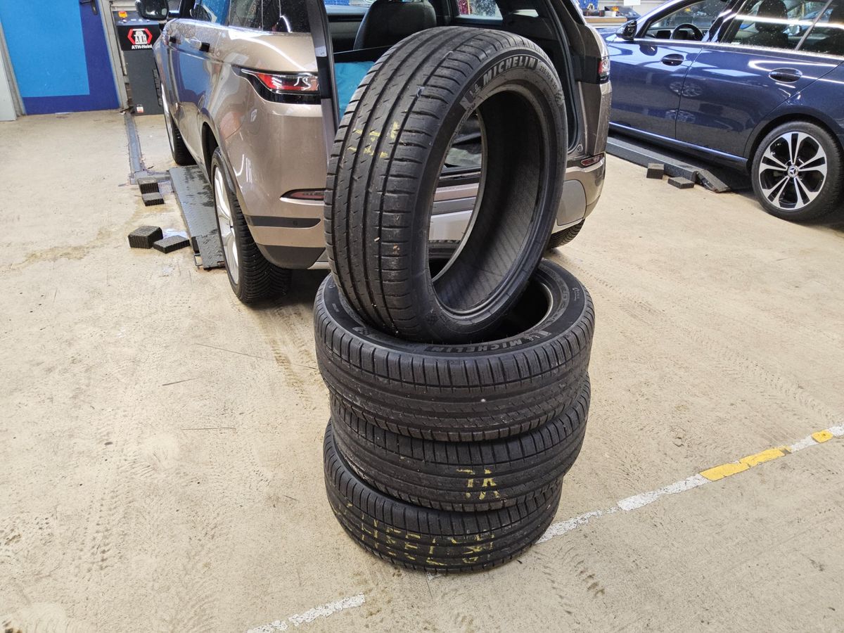 Land Rover 2019 — photo 16