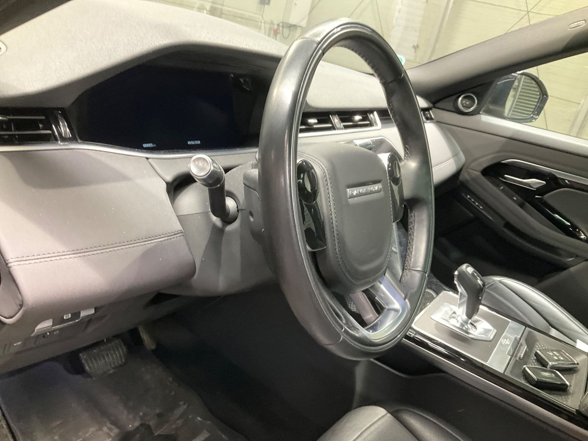 Land Rover 2019 — photo 29