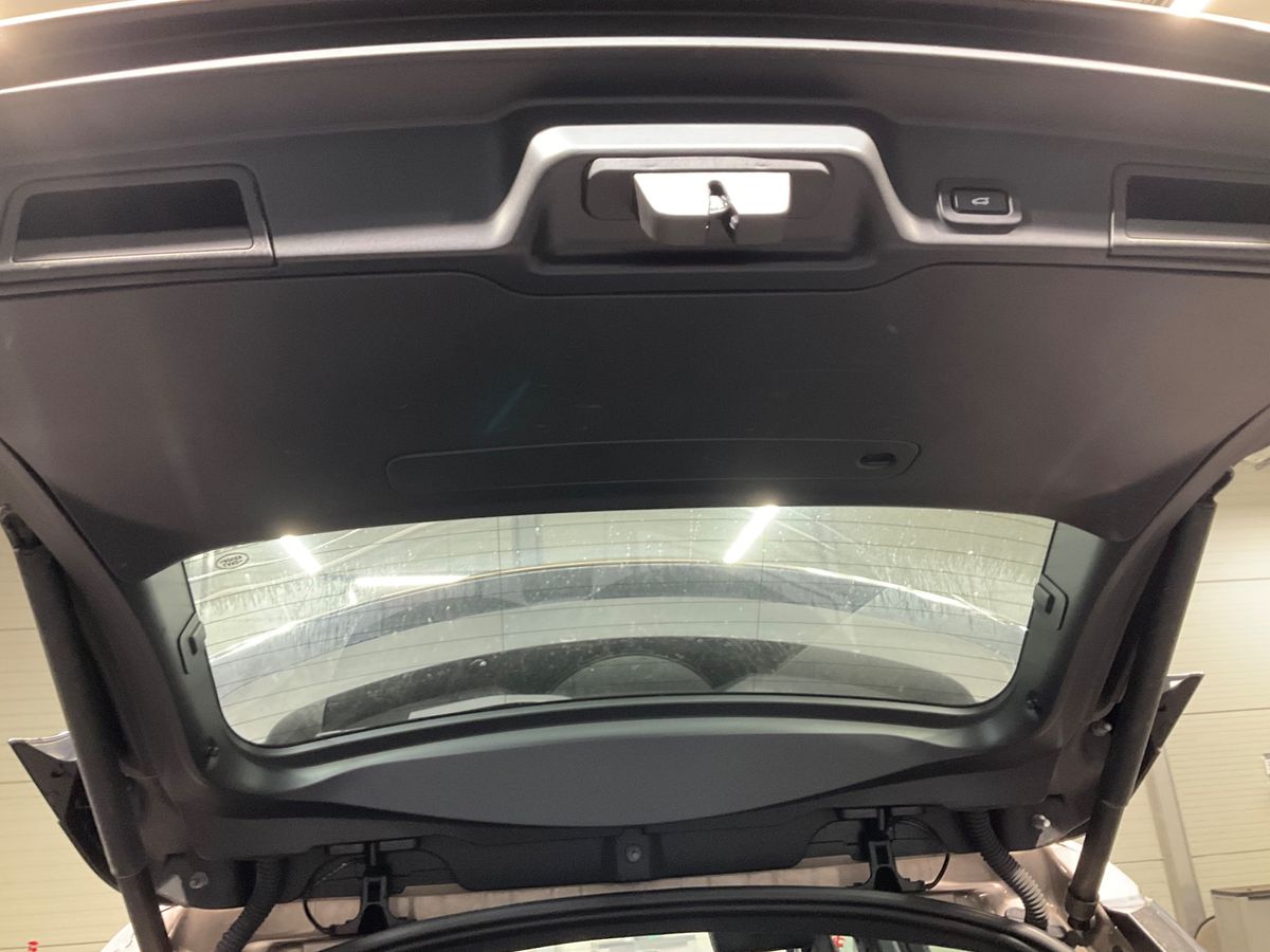 Land Rover 2019 — photo 28