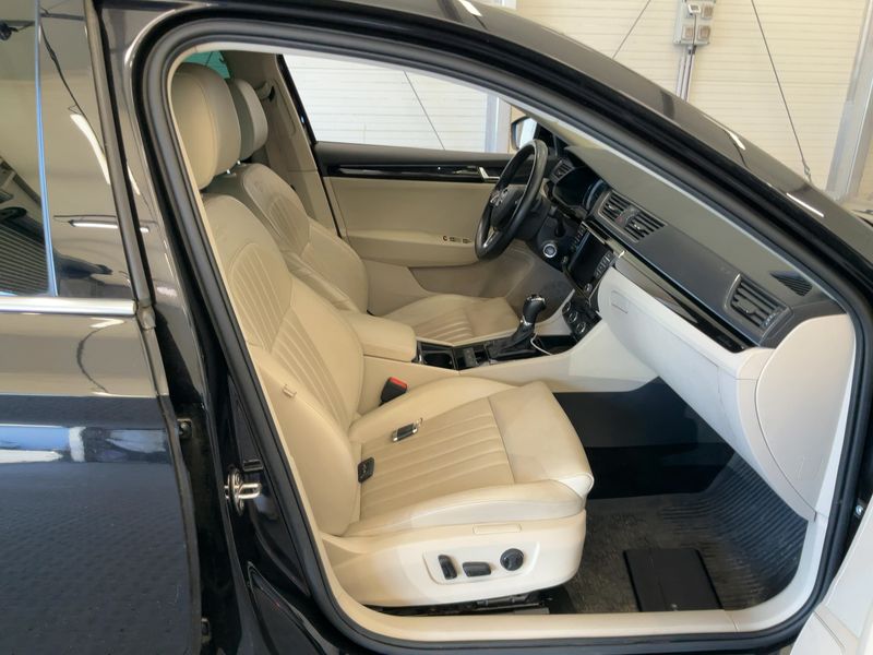 Skoda Superb 2.0 TSI Laurin & Klement 4x4 2016 – снимка 17