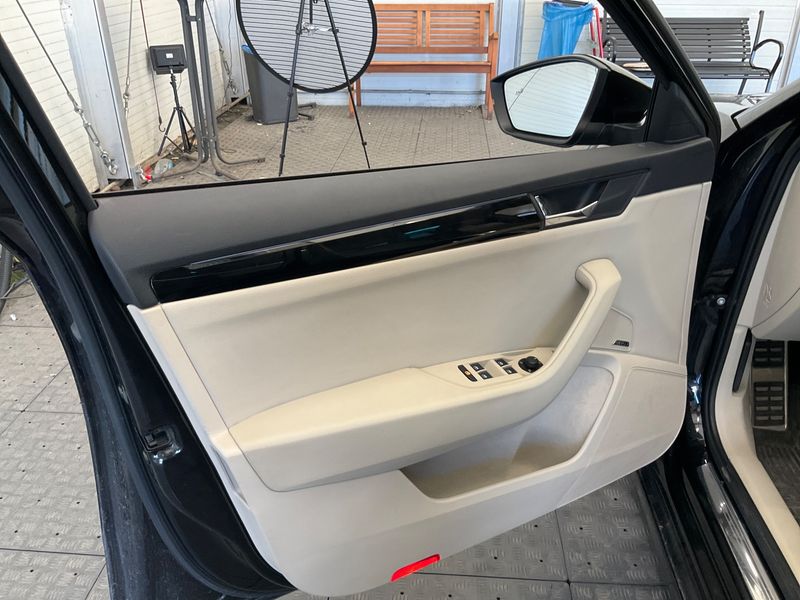 Skoda Superb 2.0 TSI Laurin & Klement 4x4 2016 – снимка 41